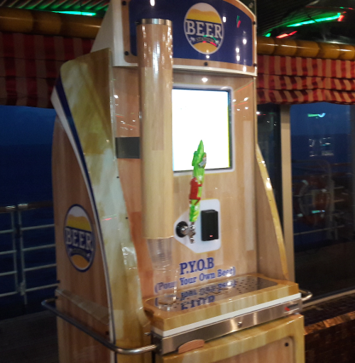 Автомат по продаже пива на корабле Carnival Fascination